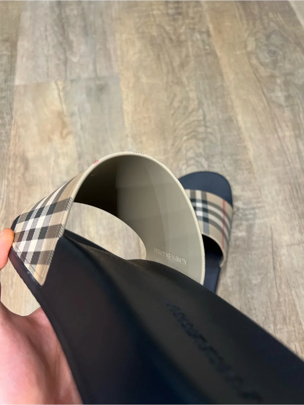 Burberry Beige Plaid Men’s Slide Sandals EU SIZE 38-45